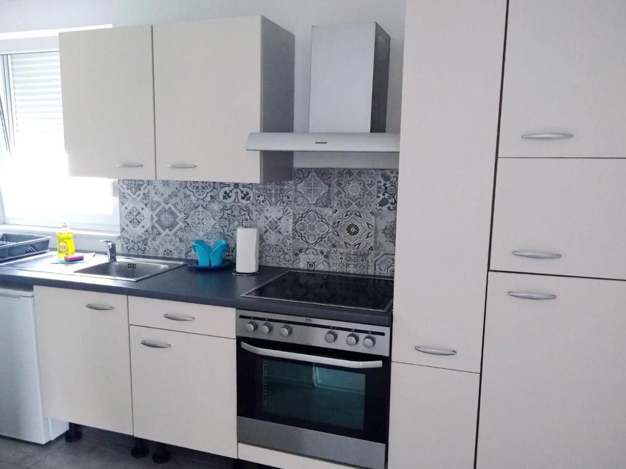 Nemira Beach Apartments Omiš Eksteriør bilde